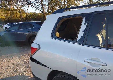 2013 Toyota Highlander z USA, uszkodzony, nr VIN 5TDZA3EH3DS041407